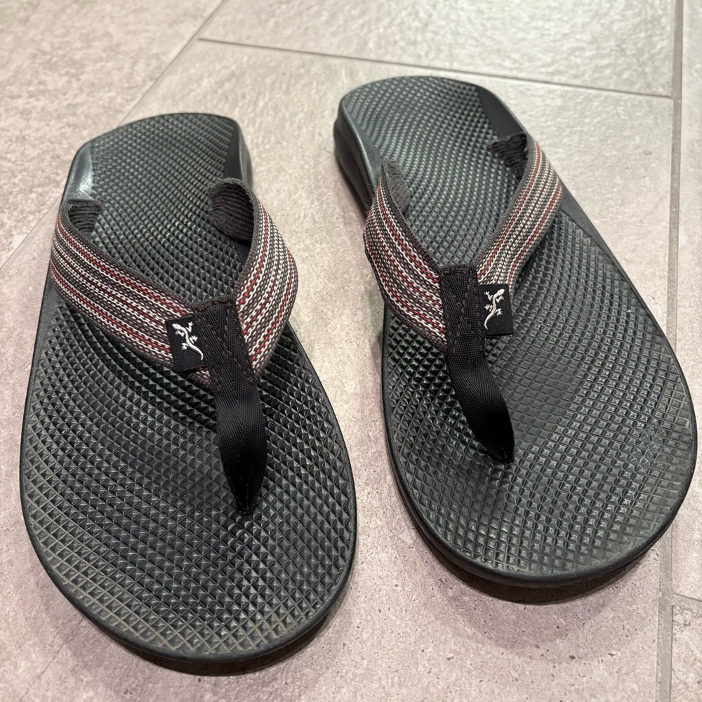 Chaco Black, Maroon/Navy Flip Flops - Picture 2 of 3